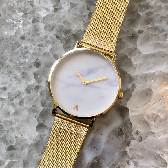 Minimalist Marble Gold Luxury Watch - Picture 2 of 7